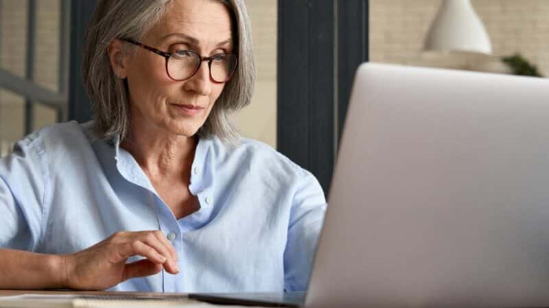 Emploi : Pourquoi certains seniors retournent sur le marché du travail ?