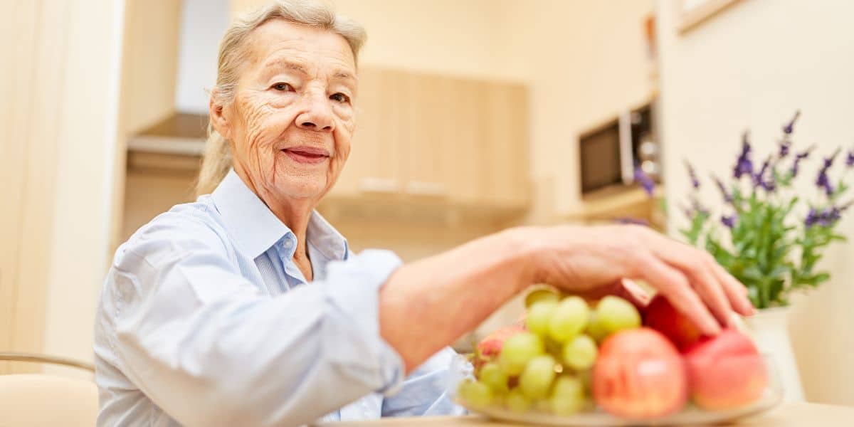 Bien manger à la retraite : nos conseils pour choisir des aliments sains