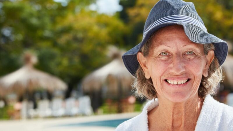 Claire (65 ans) : « Je suis partie seule en vacances à 65 ans ! Une décision libératrice ! »