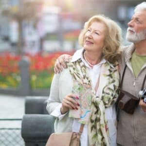 Voyager en toute sérénité : les meilleures destinations pour les seniors