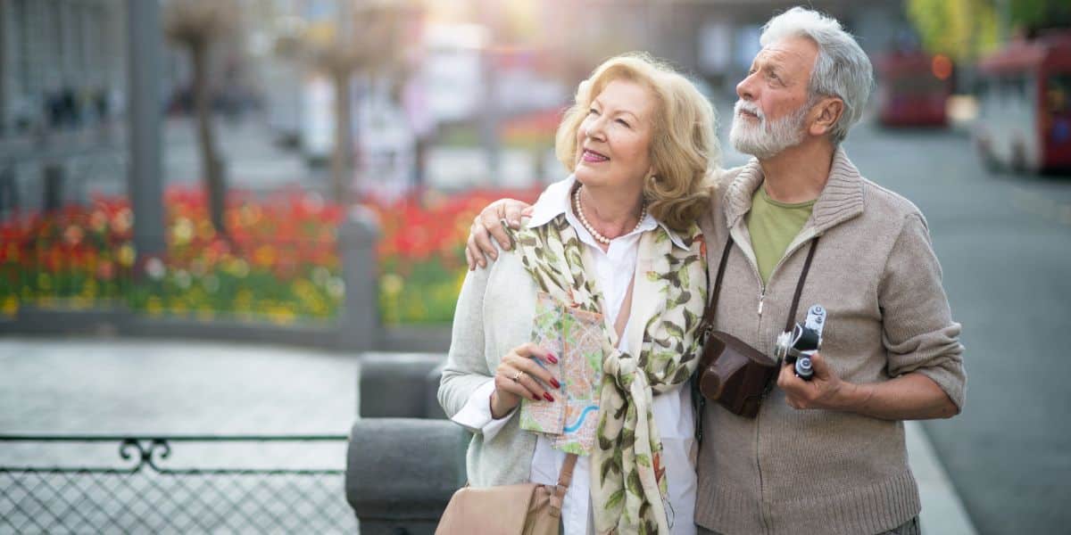 Voyager en toute sérénité : les meilleures destinations pour les seniors